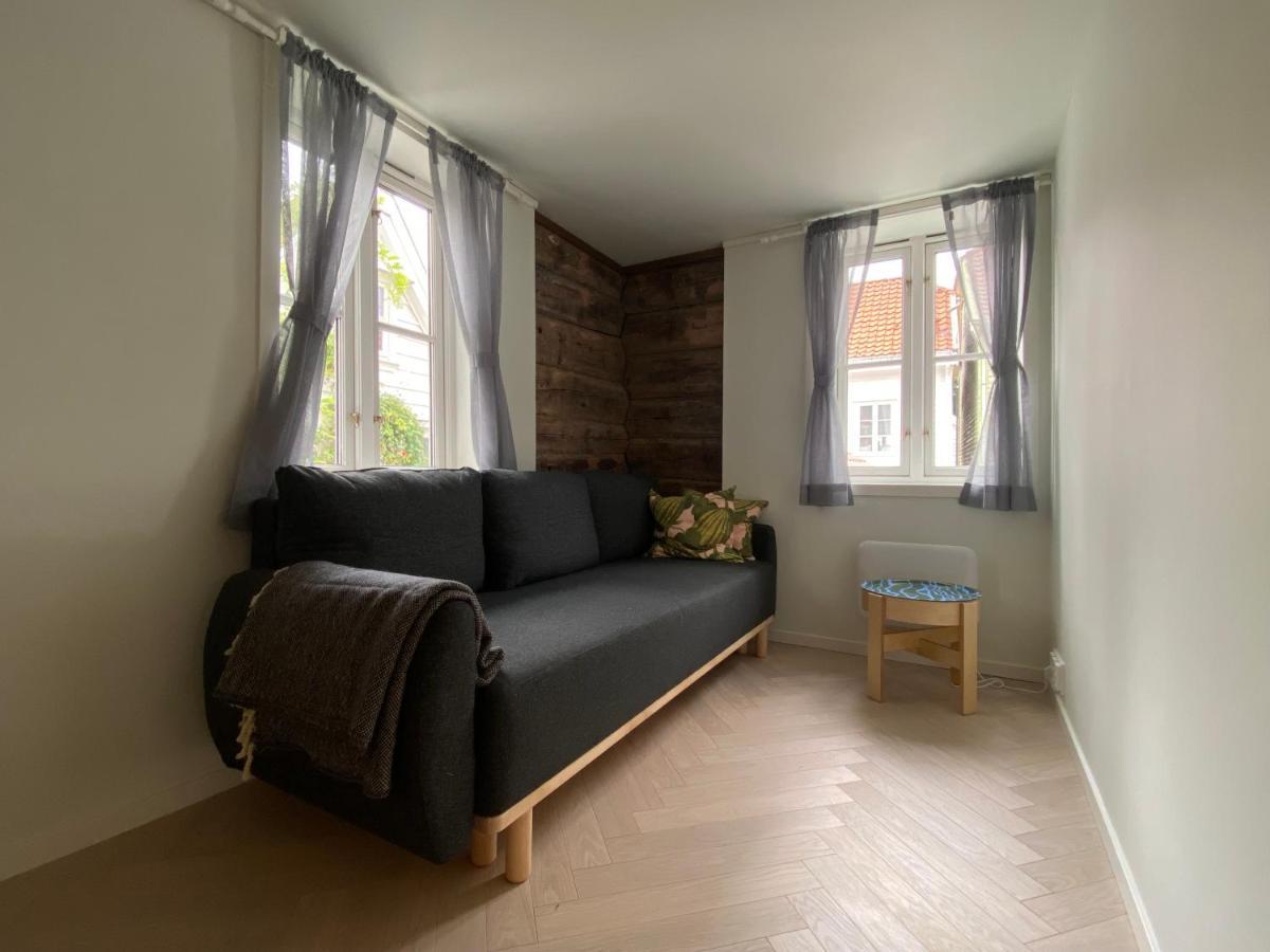Entire Renovated Apartment From 1780 With Kitchen, Bath, Bedroom, And Living Room In Skuteviken 卑爾根 外观 照片