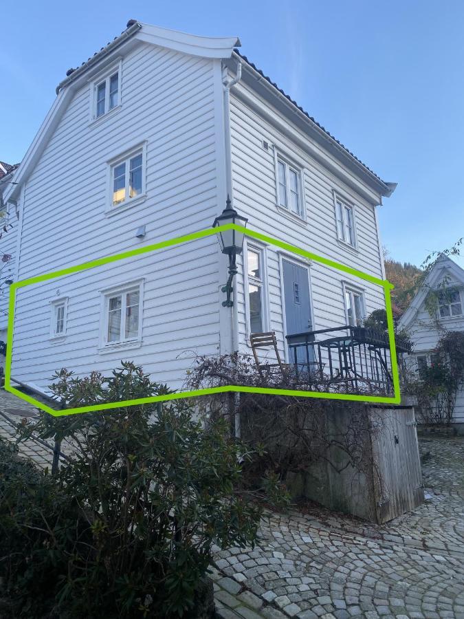 Entire Renovated Apartment From 1780 With Kitchen, Bath, Bedroom, And Living Room In Skuteviken 卑爾根 外观 照片