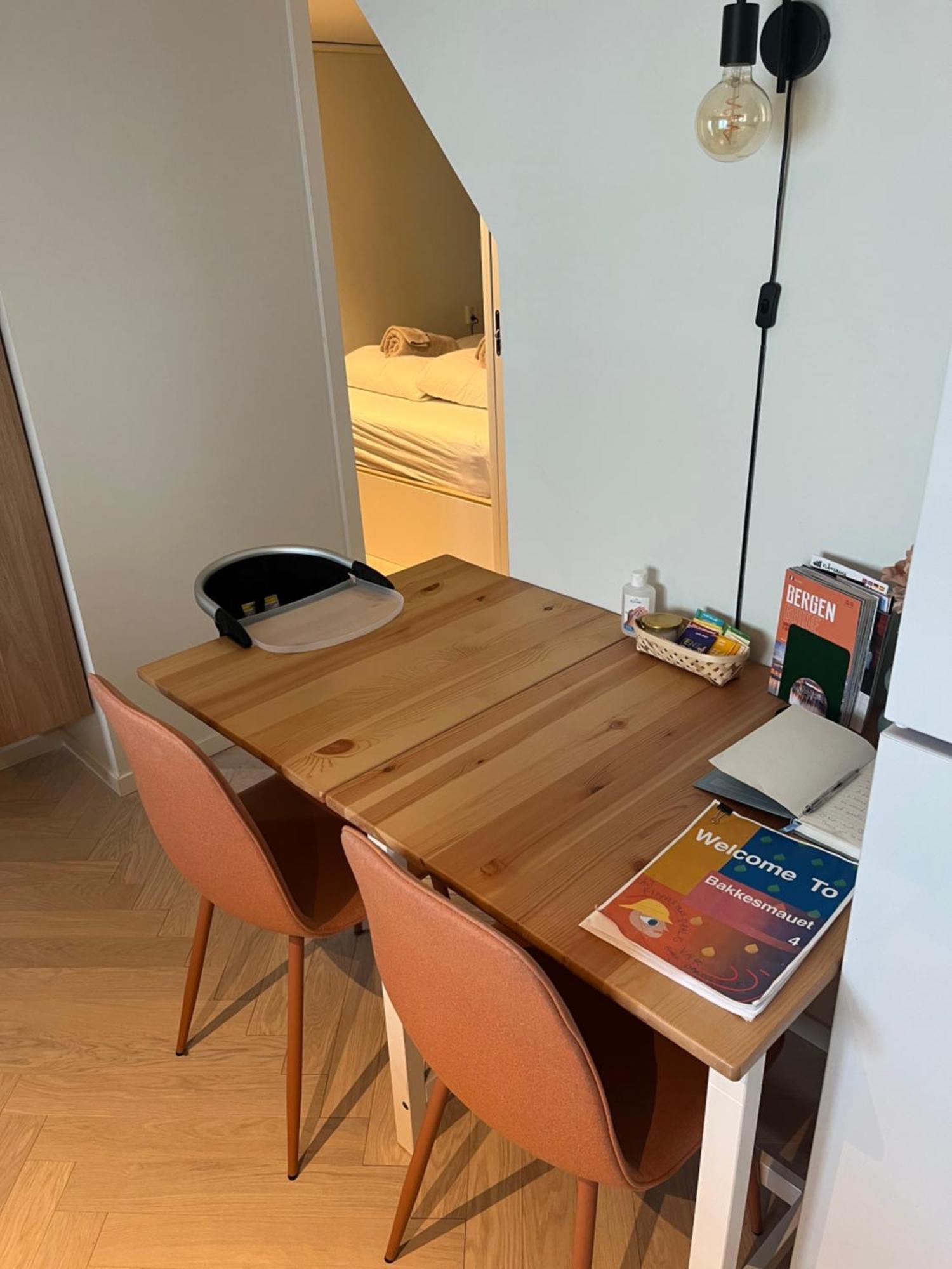 Entire Renovated Apartment From 1780 With Kitchen, Bath, Bedroom, And Living Room In Skuteviken 卑爾根 外观 照片